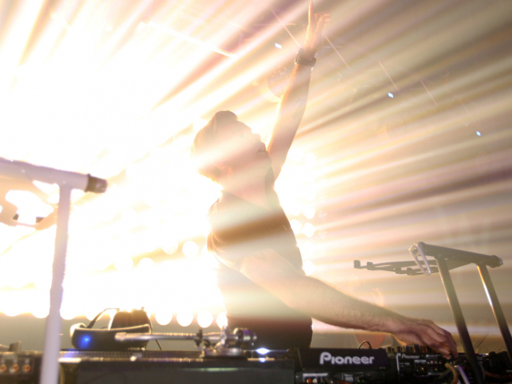 DJ-Lab-at-W-Hotel-September-28-2013-UNCHANGED-2_auto-contrast_auto-tone_brightness-down_color-balance_sharpen-2x