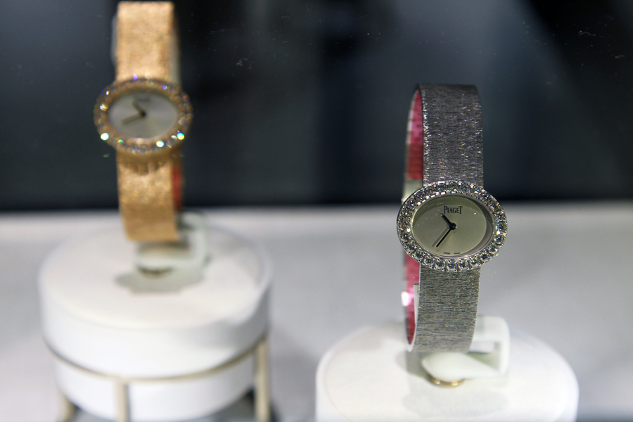 Jewelry-Watches-by-Piaget-5_color-balance_brightness-contrast