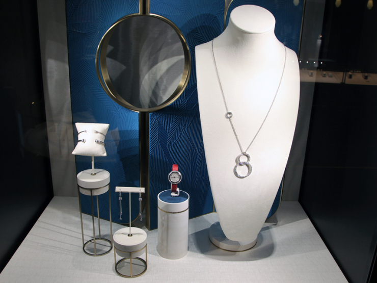 Jewelry-Watches-by-Piaget-9_2_auto-color_auto-contrast_color-balance_brightness-contrast_crop